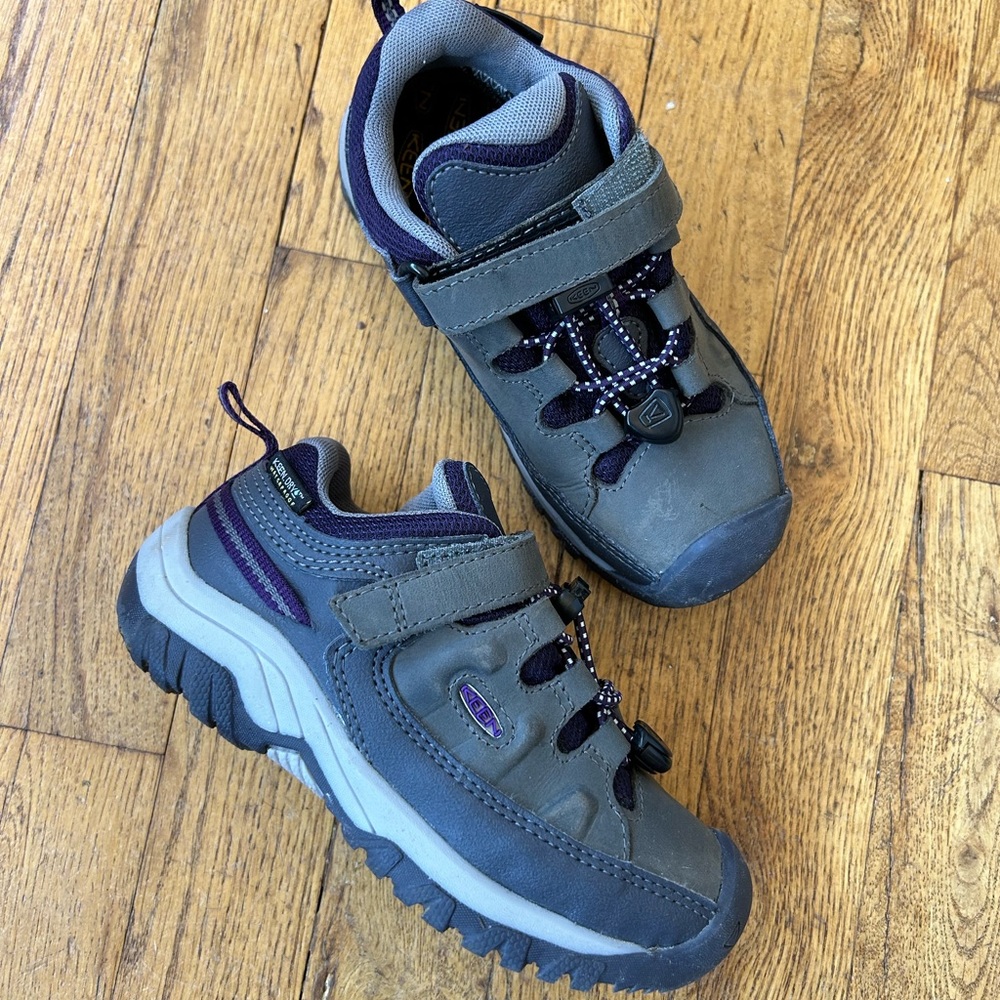 Keen Girls Hiking Shoes